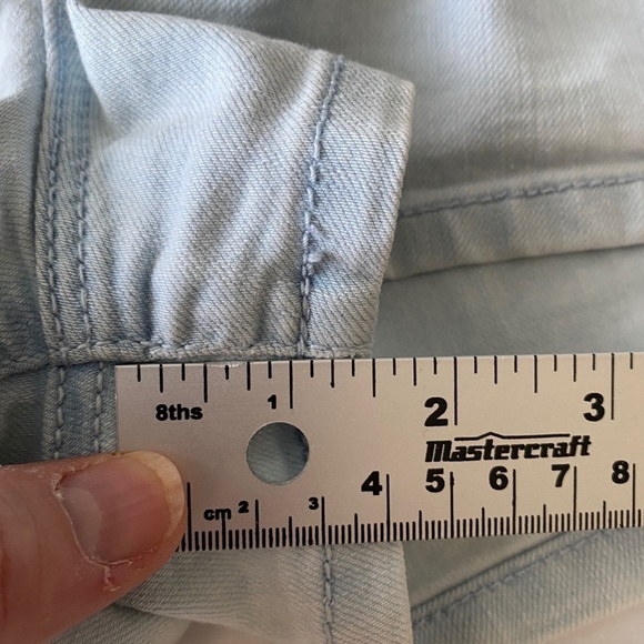 Garage Women's Light Wash Roller‎ Shorts Stretch Denim Jean Shorts Size 0 - Picture 9 of 10